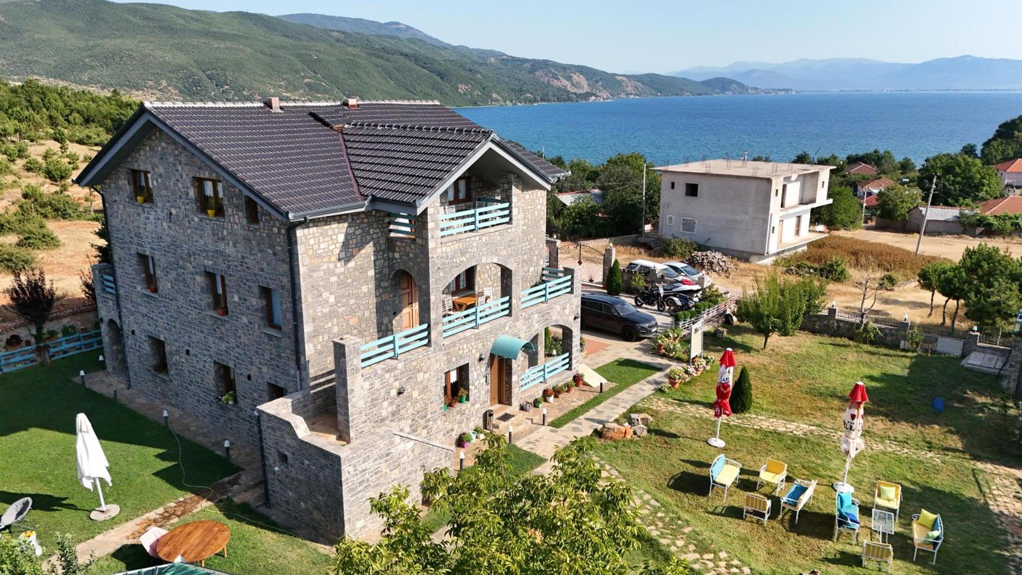 Helga'S Guesthouse Lin Exterior photo